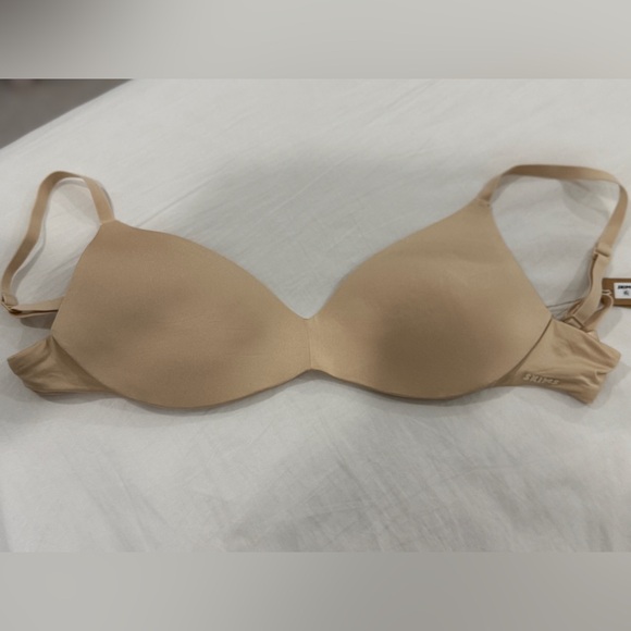 SKIMS Push-up Bra - Picture 1 of 5